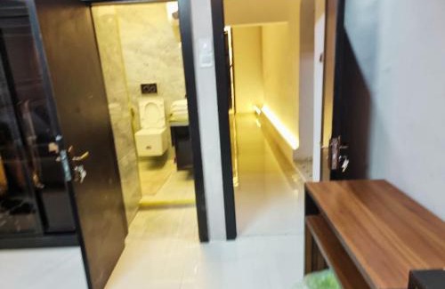 Lagos Chalet De Esquí | Rare Luxury 2bed guest house with private garden close to airport