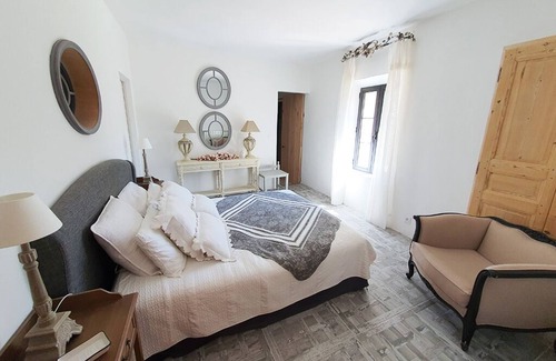 Villedieu Otro | Rare product: Top-of-the-range Provencal farmhouse in the heart of the vineyards