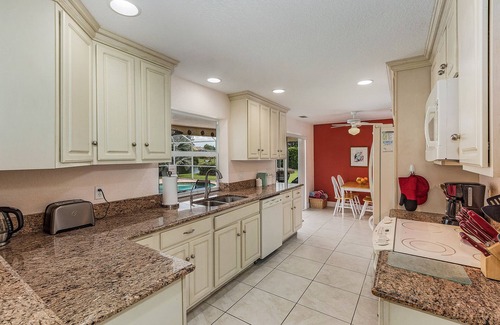 Pelican Villa | Calificado con 5 estrellas por los huéspedes, villa SW, 3 hab, 2 baños, HTD. Pool, WIFi, todo incluido