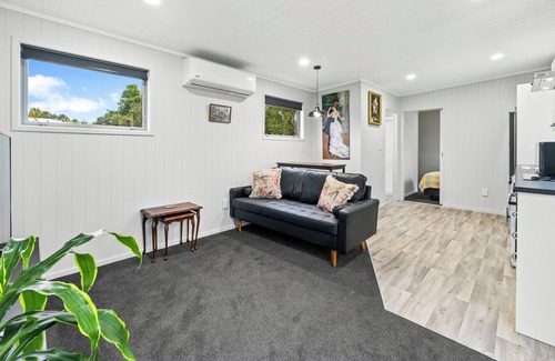 Raumati Beach Casa | Raumati Retreat - Raumati Beach Holiday Home