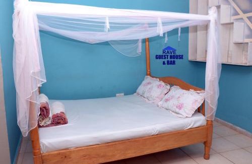 Mukono Casa | Rave Guest House and Bar