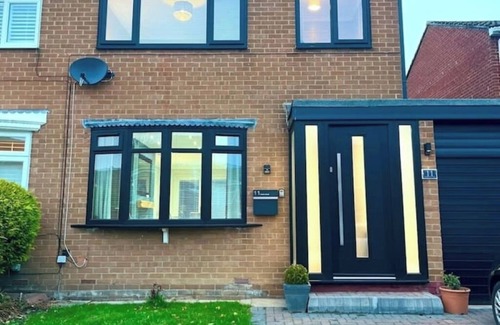 Durham Casa | Raven house