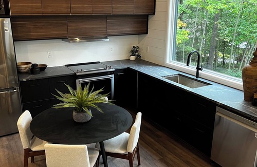 Trent Lakes Cabaña | Raven Rock Retreat