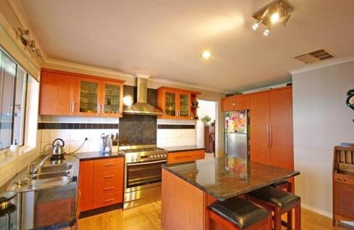 Endeavour Hills Casa | ravenhill house