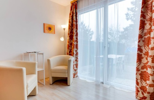 Hohenau an der March Casa | Encantador apartamento en Hohenau an der March con jardín y garaje