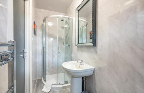 Leeds Casa | *RB246* For your most relaxed & Cosy stay + Free Parking + Free Fast WiFi *