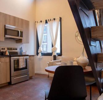Center City Apartamento | Reading Viaduct Loft, City Center, CONTACTLESS CHECK IN