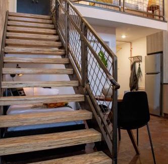 Center City Apartamento | Reading Viaduct Loft, City Center, CONTACTLESS CHECK IN