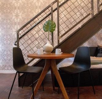 Center City Apartamento | Reading Viaduct Loft, City Center, CONTACTLESS CHECK IN