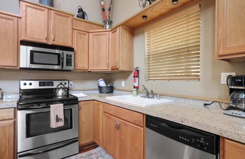 Sierra Cedars Cabina | Ready for Snow Adventure? Large Deck & EV Charger