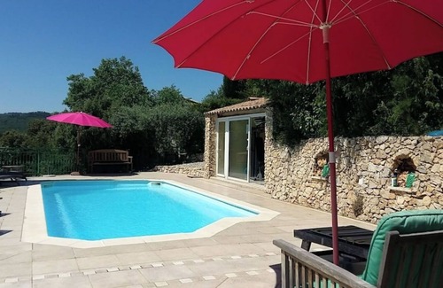Esparron-de-Verdon Casa | Recent house with private swimming pool, quality services.