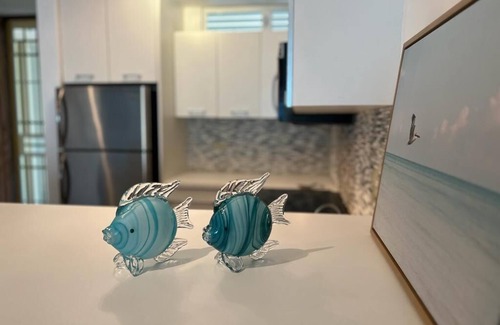 El Combate Apartamento | Recently remodeled 2 bed/2bath apartment 5 minutes walking distance to the beach