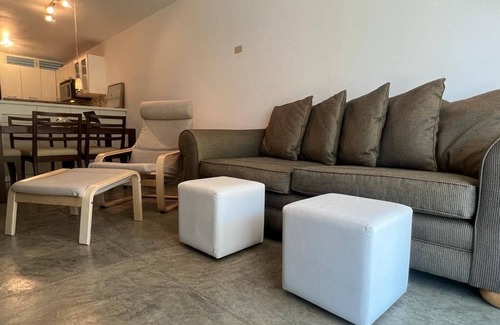 El Combate Apartamento | Recently remodeled 2 bed/2bath apartment 5 minutes walking distance to the beach