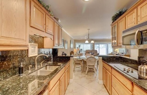 Palmetto Dunes Villa | Recently renovated Golf View Villa w/ Full Kitchen & Private Patio
