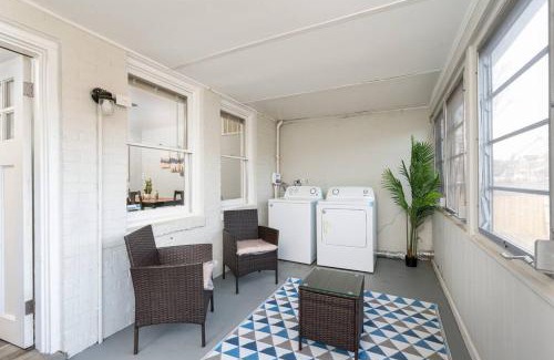 Dundalk Apartamento | Recently renovated 3BR home near Heritage Park!