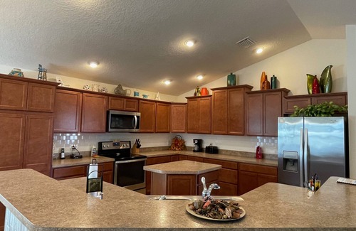 Summerfield Casa | Villa de 3 dormitorios decorada profesionalmente, conexión WiFi gratuita, carrito de golf para 4 personas incluido