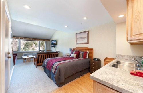 Purgatory Cabina | Tamarron Lodge # 510 - Vistas al monte - Golf - Aire acondicionado / piscina / jacuzzi - Servicio de traslado de esquí