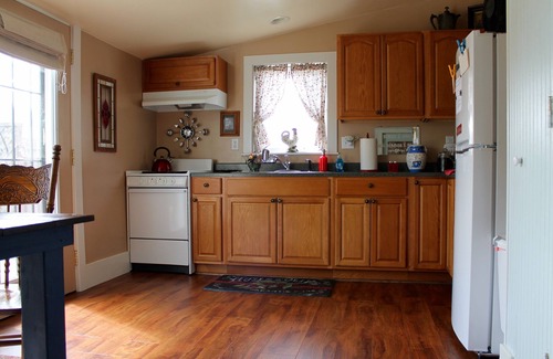 Ferndale Apartamento | Red Barn Cottage, A World Away in Historic Victorian Ferndale