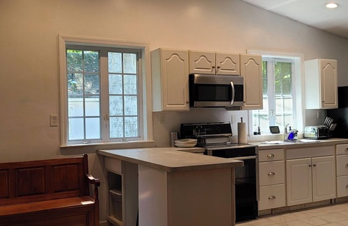 Center Tuftonboro Casa | Red Door Ranch 3 Bedroom, 2 Bath 1/2 mile to beach with lifeguard AC, WiFi,