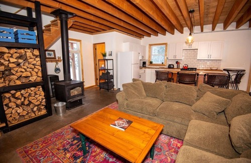 Grand Marais Cabina | RED FOX CABIN ON DEVIL TRACK LAKE IN GRAND MARAIS, MN! CHARMING & REFINED!