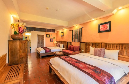 Sail Rock Beach Cama Y Desayuno | Red Garden Resort