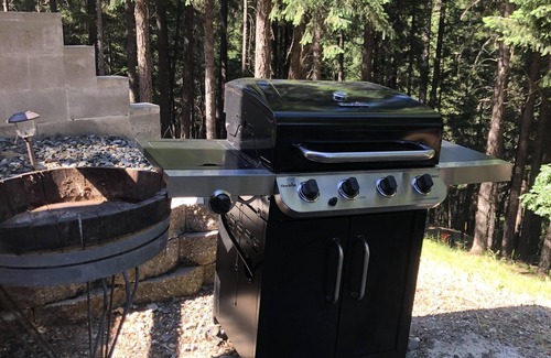 Trinity County Apartamento | Casa roja con la montaña Lake Magic TC