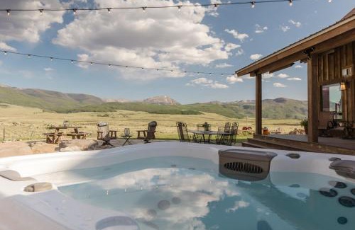 Creede Casa | Red Mountain Cabin at The QD