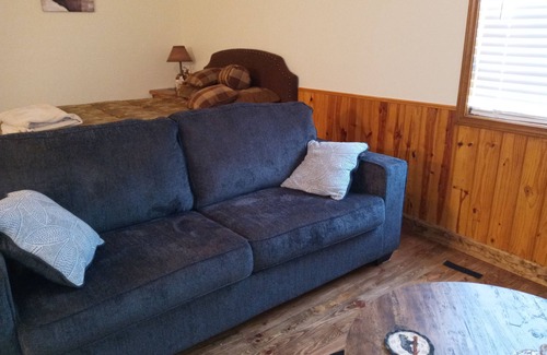 Marshall Cabina | Red Oak Getaway