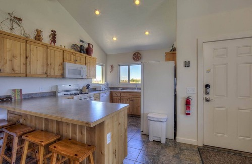 Moab South Valley Casa | Moab Magic Too! - Rim Village, 3 habitaciones / 2 baños, vistas increíbles y piscina