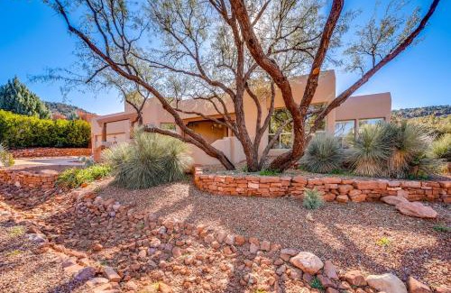 West Sedona Casa | Red Rock Mtn View and Fire Pit Central Sedona Home!