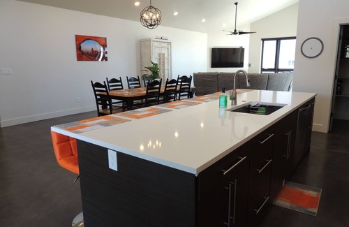 Moab South Valley Casa | Red Rock Oasis and Private Pool Getaway!