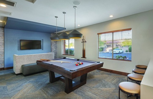 South Scottsdale Complejo | Rocas rojas, reservas de montaña y campos de golf.