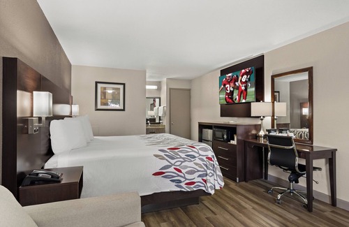 Westside Hotel | Red Roof Inn Baldwin