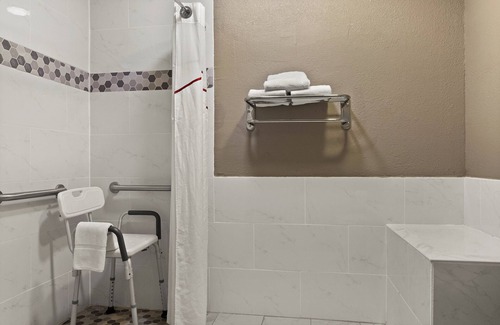 Westside Hotel | Red Roof Inn Baldwin