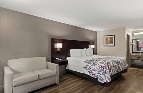 Westside Hotel | Red Roof Inn Baldwin