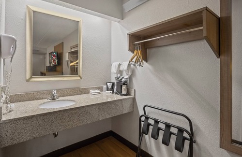 Greensboro Hotel | Red Roof Inn Greensboro Airport