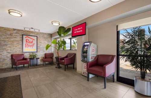 Larkwood Hotel | Red Roof Inn PLUS+ Nashville Airport