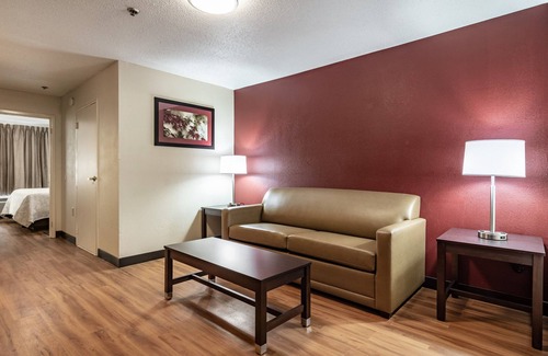 College Park Hotel | Red Roof Inn PLUS+ & Suites Atlanta Airport South