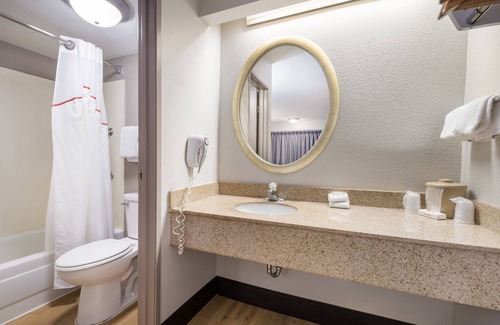 Rockford Hotel | Red Roof Inn Rockford East – Casino District