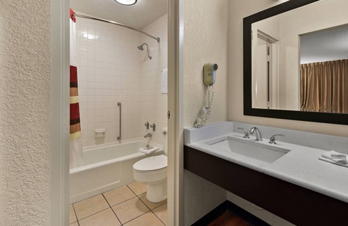 Cave City Hotel | Red Roof Inn & Suites Cave City