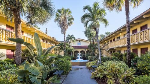 St. Petersburg - Clearwater Hotel | Red Roof Inn Tampa Bay - St. Petersburg