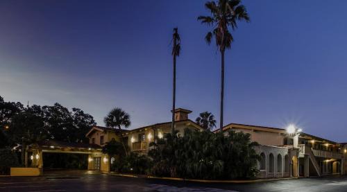St. Petersburg - Clearwater Hotel | Red Roof Inn Tampa Bay - St. Petersburg