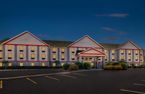 College Park Hotel | Red Roof PLUS+ & Suites Atlanta Airport South