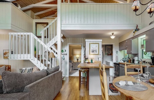 Mirror Lake Casa | Red Rooster Cottage Minutos de Main Street Highlands NC