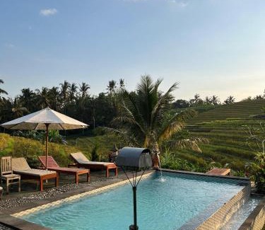 East Selemadeg Casa | Red Roses Guest House By Balitrees