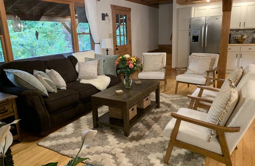 Swannanoa Cabina | Red Stone Retreat-10 Min to Asheville, Game Room, Firepit, Quiet and Secluded