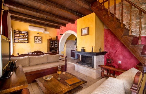 Samonas Casa | Villa roja Fliskouni - 1 dormitorio - 2 balcones - vista al mar, montaña y piscina.