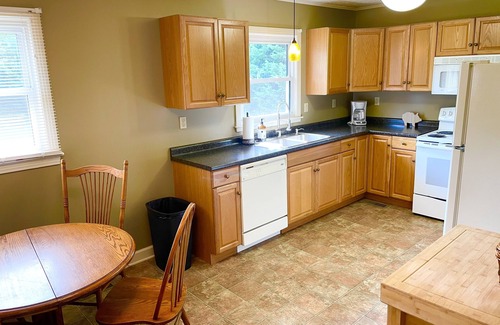 Knoxville Casa | Redbud Retreat*Pets welcome*FENCED yard*close to downtown*