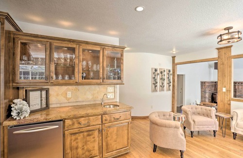 Sunset Casa | Redding Getaway w/ Hot Tub & Outdoor Kitchen!