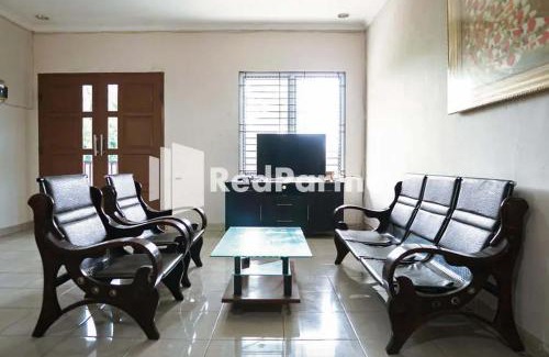 Curug Hotel | RedDoorz at Victory Homestay Karawaci